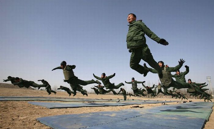 http://us.acidcow.com/pics/20110629/military_humor_19.jpg