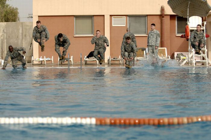 http://us.acidcow.com/pics/20110629/military_humor_59.jpg